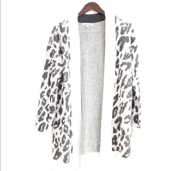BB DAKOTA BY STEVE MADDEN FELINE MYSELF ANIMAL PRINT CARDIGAN SIZE SMALL ✨ - Picture 3 of 9